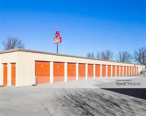 big red storage lincoln ne.